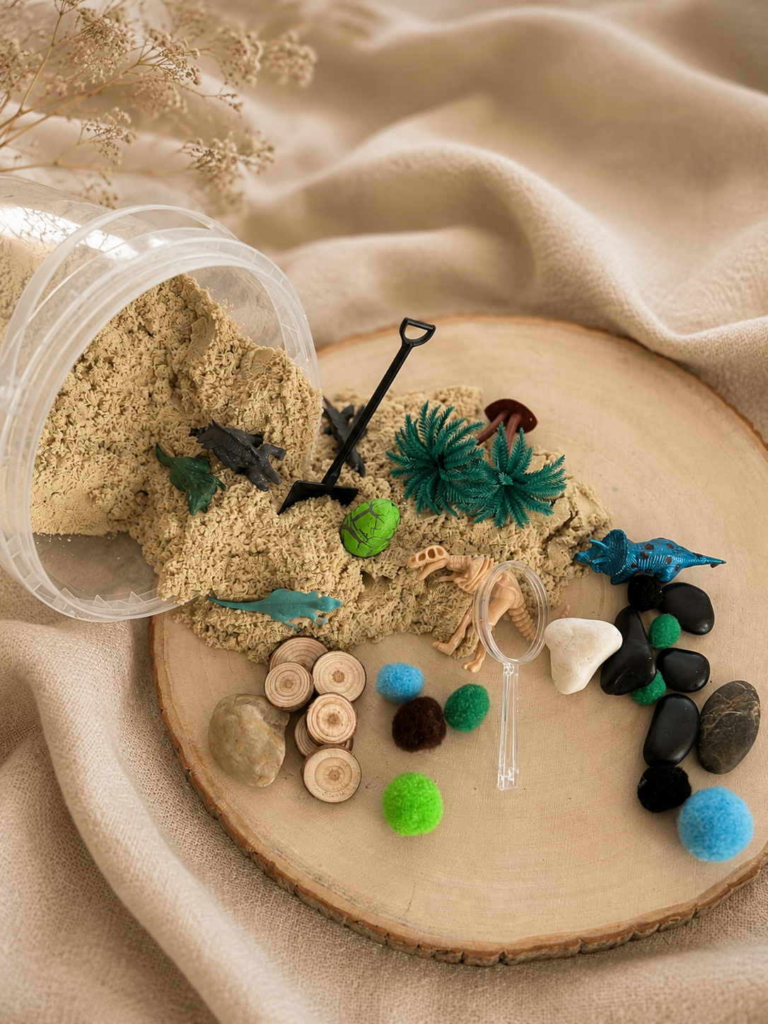 Dino Dig Pour & Explore Kit